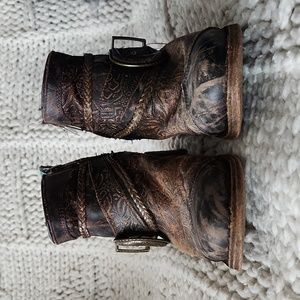 Corral boots